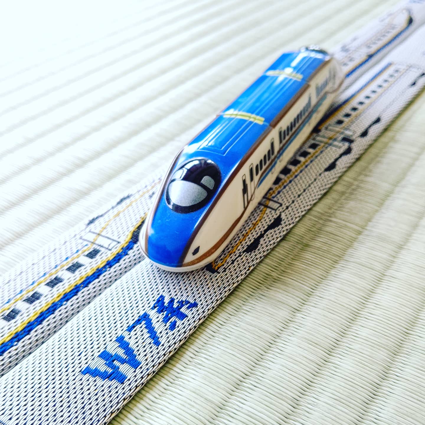 北陸新幹線W7系（JR西日本商品化許諾済） - 高田織物株式会社